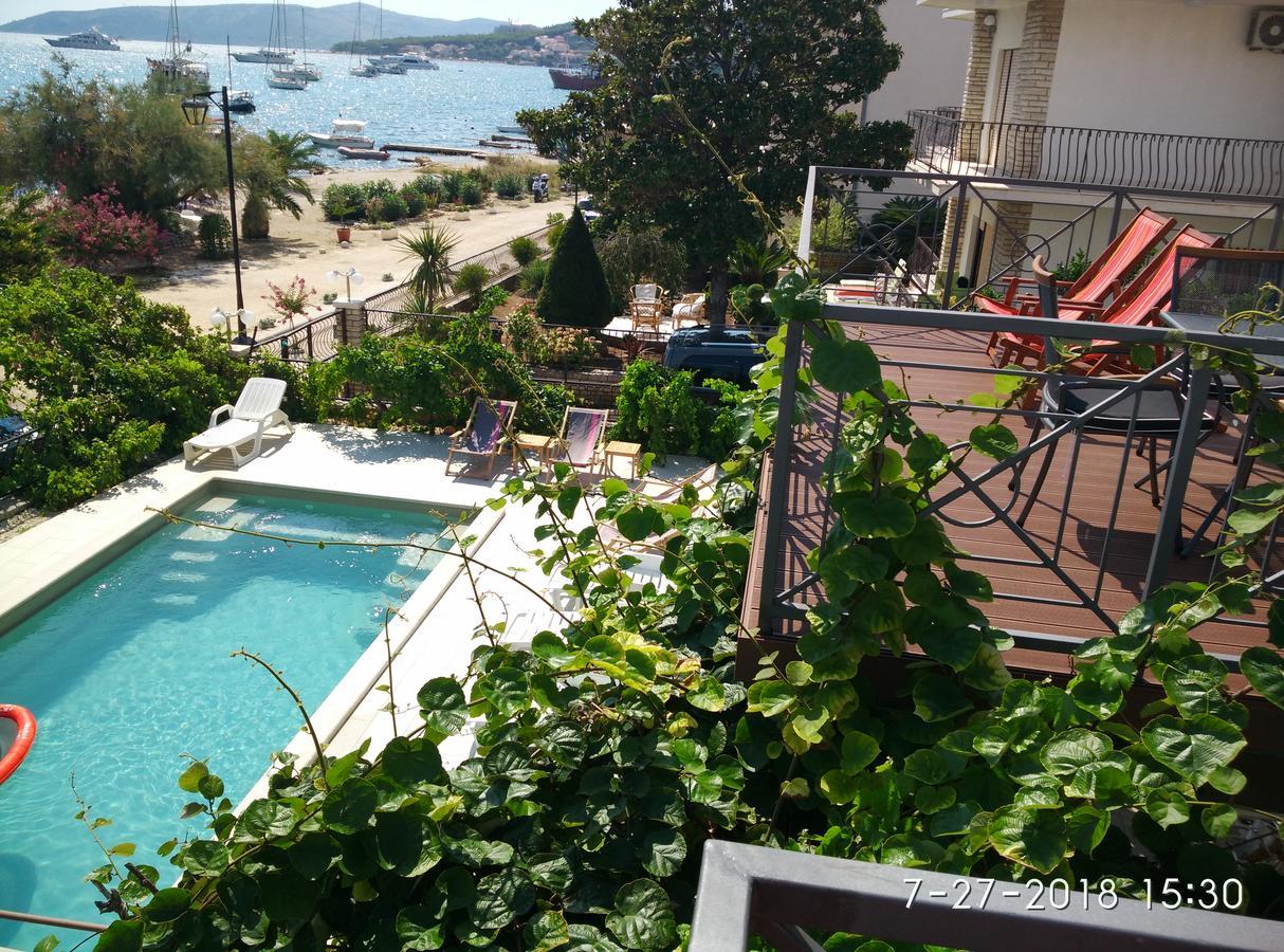 Apartments Gina Trogir Exterior photo