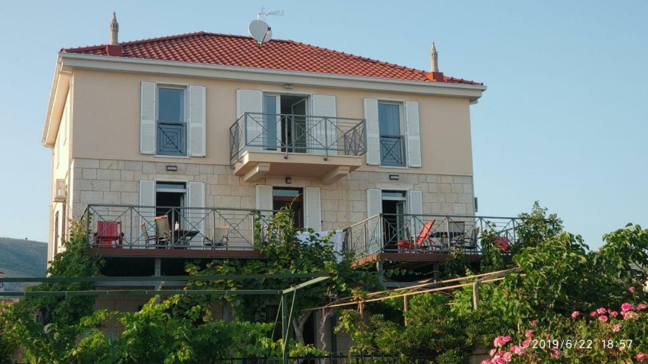 Apartments Gina Trogir Exterior photo